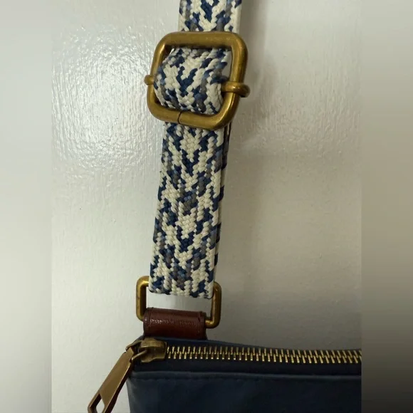 Fossil blue genuine leather crossbody bag with adjustable strap. Multi pocket - Picture 10 of 15